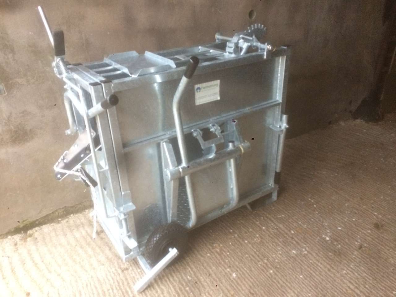 Deluxe Calf Dehorner 3